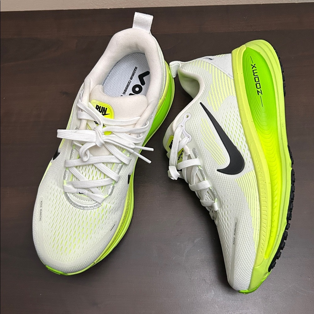 NWOB Nike Running Vomero 18 sneakers - Picture 7 of 8